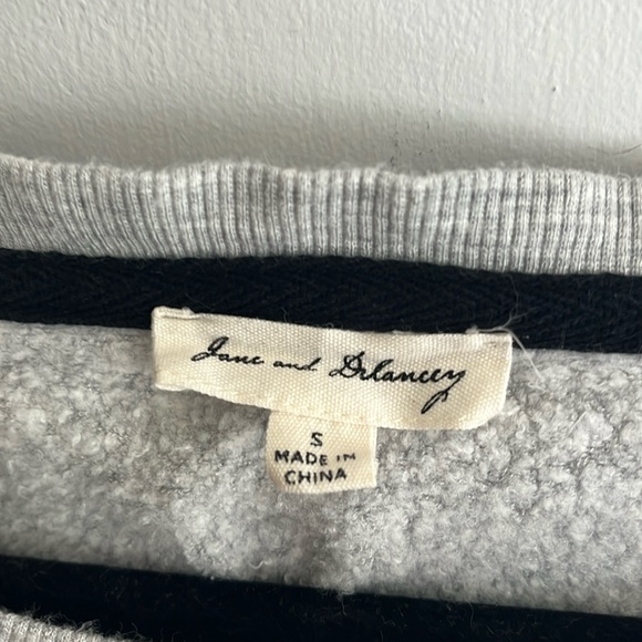 Jane and DELANCEY star, soft lightweight sweatshirt size small B 19 - Picture 6 of 8